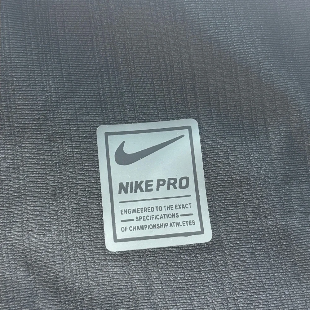 Nike Pro Therma-FIT Hood - Black and Gray